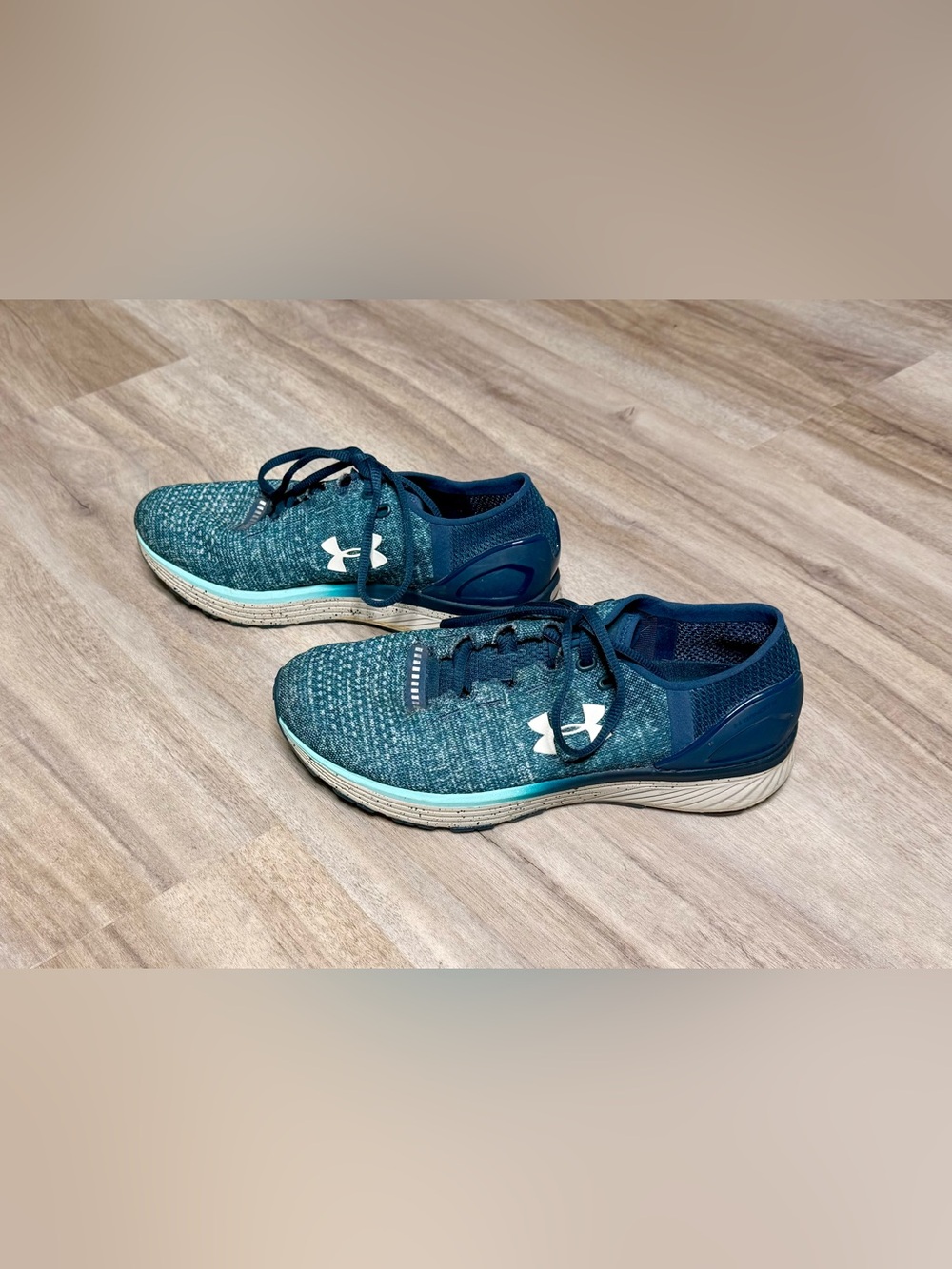Under Armour Teal and Navy Knit Running Shoes Size 8.5